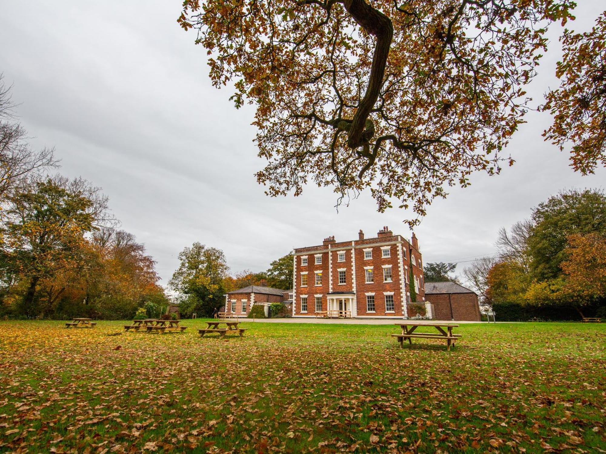 Yha Chester Trafford Hall Dunham-on-the-Hill Bagian luar foto