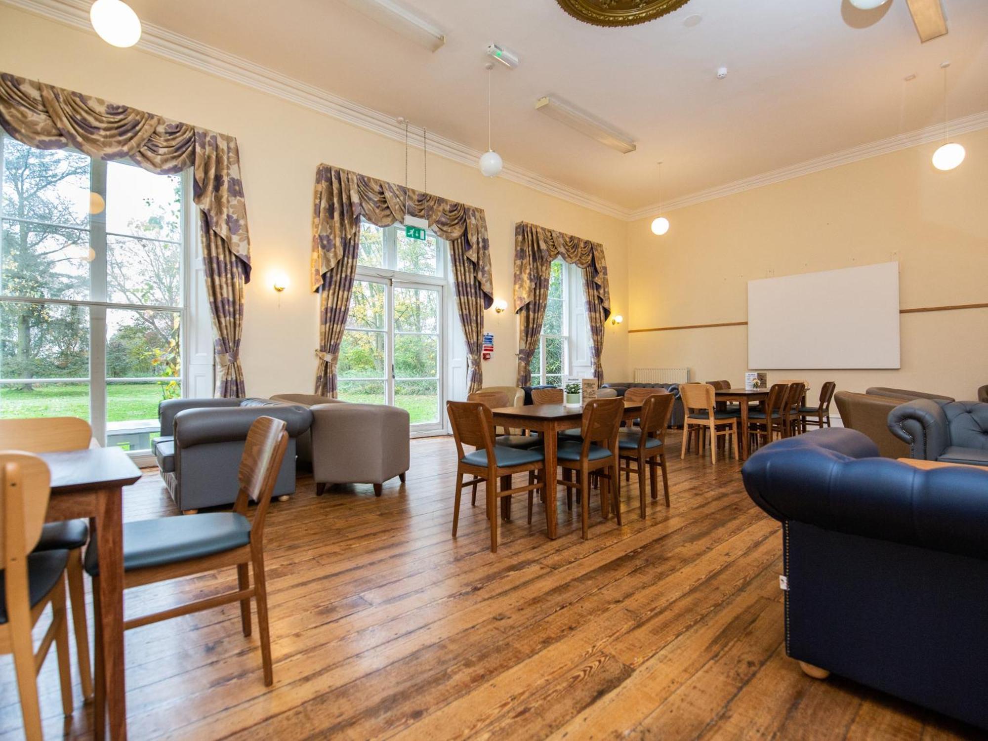 Yha Chester Trafford Hall Dunham-on-the-Hill Bagian luar foto